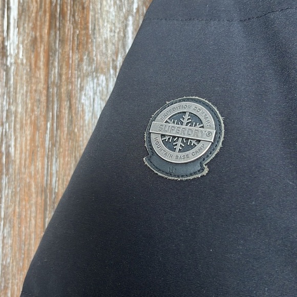 SUPER DRY Men's Black Hooded Down Jacket, size small - Picture 5 of 7